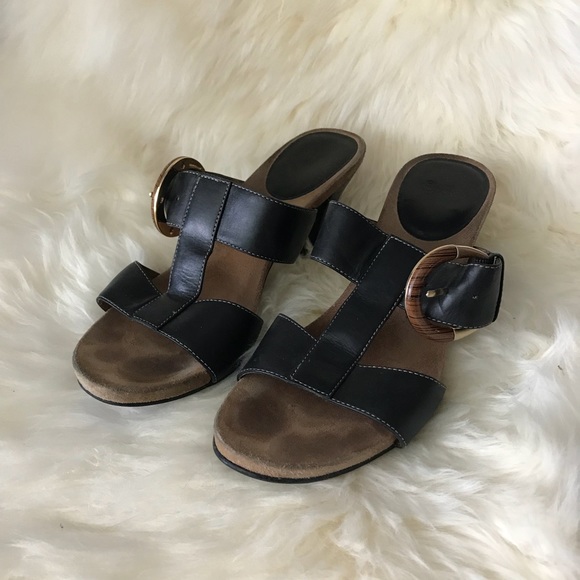 Circa Joan David Buckle Leather Heel Sandals, 7M - Picture 2 of 6